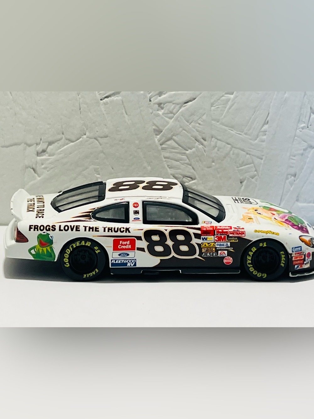 Mac Tools Dale Jarret #88 UPS Muppets Die Cast Race Car